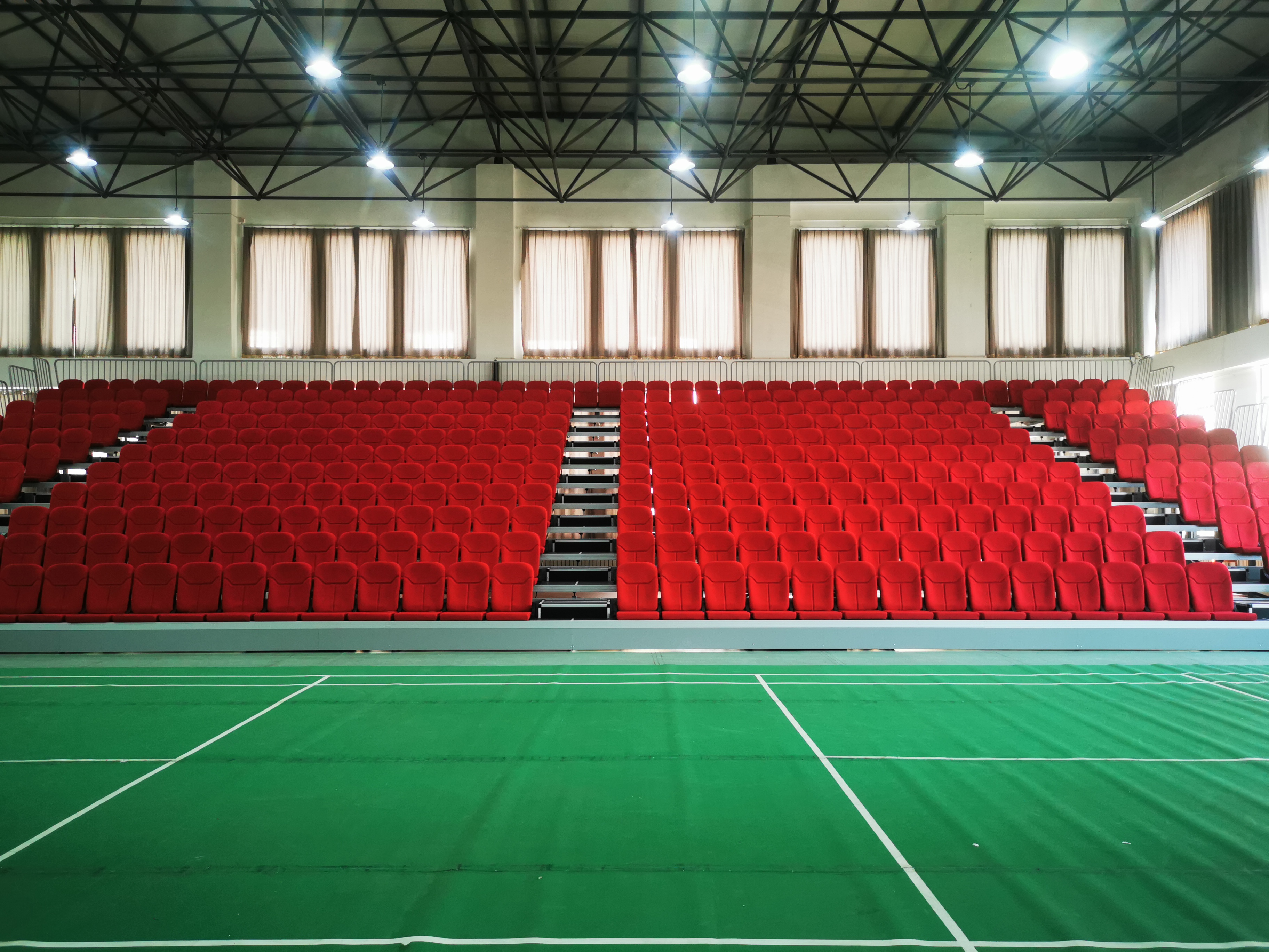 前置式高靠背折疊翻板軟包椅伸縮看臺(tái)(電動(dòng)/手動(dòng)) 前置式高靠背折疊翻板軟包椅伸縮看臺(tái)(電動(dòng)/手動(dòng))