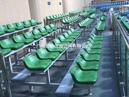 廣西貴港體育中心電動(dòng)伸縮看臺(tái)