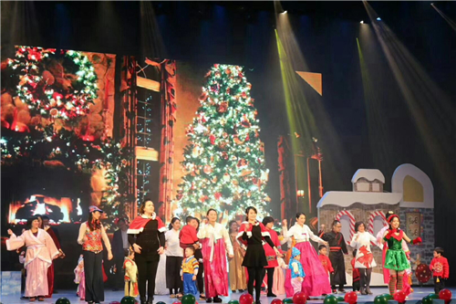 綠蛙看臺跳進了亞特蘭親子酒店的BIBI歡樂城堡