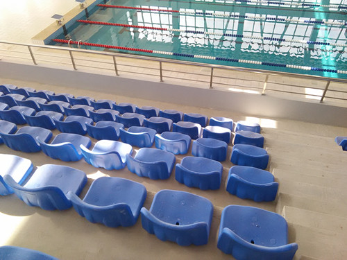 甕安縣全民健身活動中心看臺安裝完畢