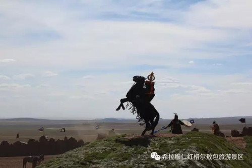 綠蛙看臺(tái)在紅格爾敖包邀您欣賞《漠南傳奇》