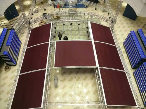 湘潭天虹百貨商場(chǎng)演藝中心看臺(tái)舞臺(tái)搭建