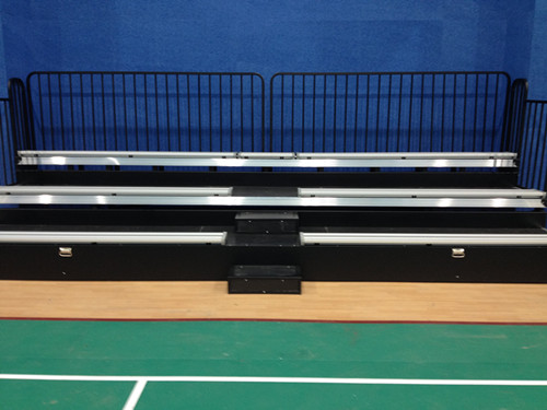 常州發(fā)電有限公司引進綠蛙黑色金屬風格伸縮看臺