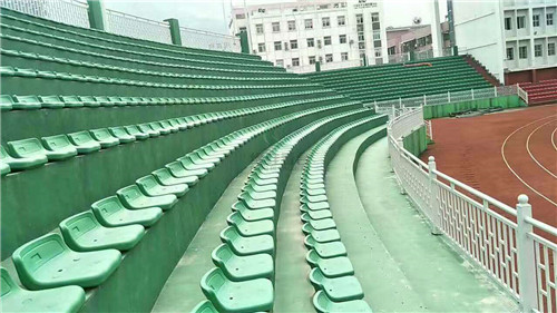 綠蛙回訪貴州石阡縣體育中心看臺光彩依舊