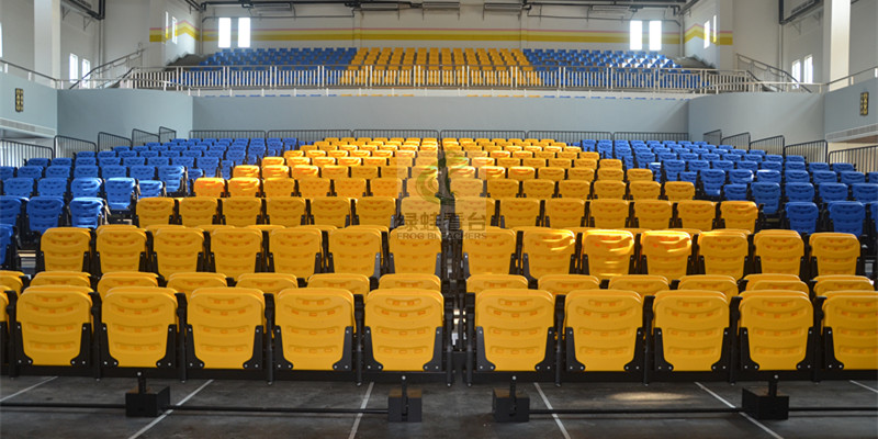 廣州大學(xué)附屬中學(xué)一層雙排伸縮看臺(tái) 廣州大學(xué)附屬中學(xué)一層雙排伸縮看臺(tái)