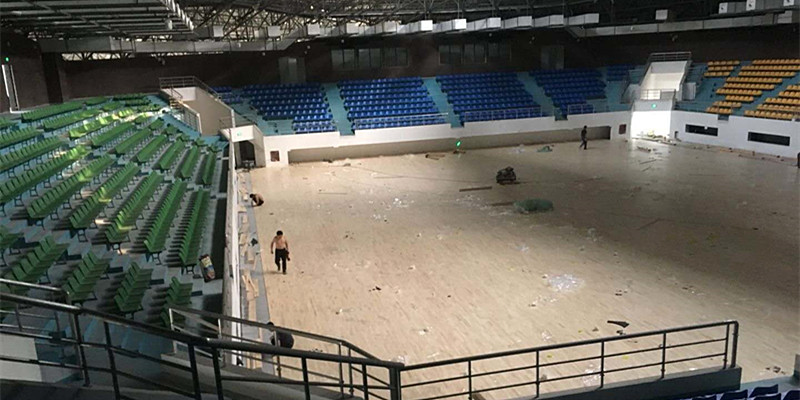 中空吹塑側(cè)裝看臺座椅