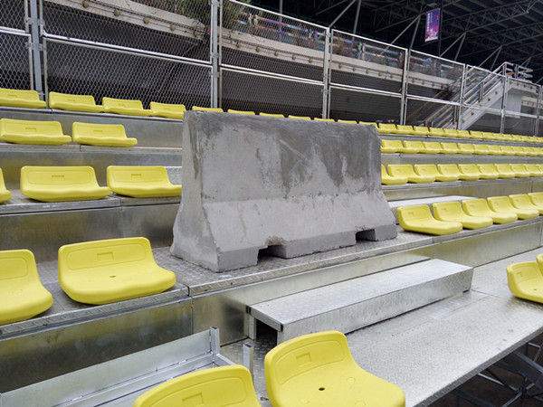 綠蛙環(huán)形可拆卸拼裝看臺