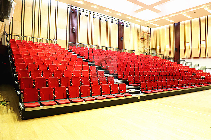 廣州第八人民醫(yī)院多功能廳伸縮看臺(tái)