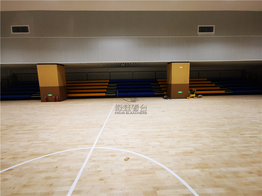 深圳沙壆學(xué)校體育館看臺(tái)座椅