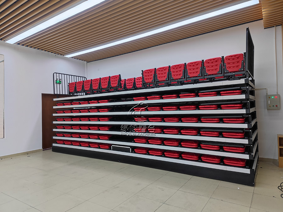 深圳市福田區(qū)南華小學電動伸縮看臺