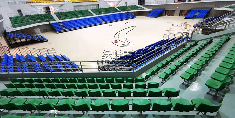 體育場館的座椅色彩搭配有奧秘逐步改善，瞬間提升場館品味與氛圍