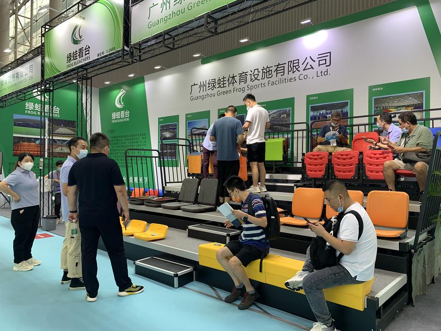 綠蛙看臺(tái)參加第49屆中國(guó)廣州家具博覽會(huì)