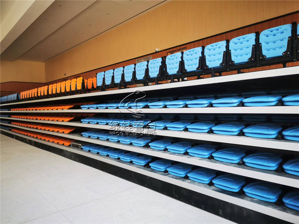 九華砂子塘潭州小學(xué)多功能廳看臺座椅項目