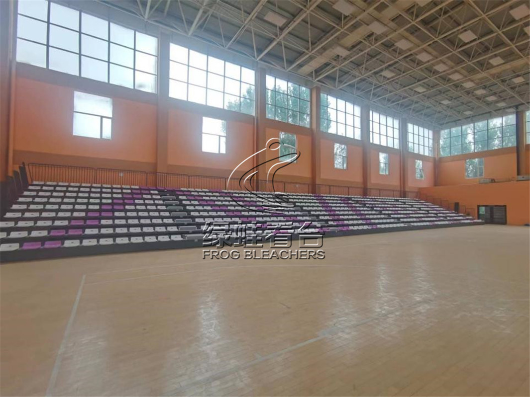 河北美術(shù)學(xué)院體育館電動(dòng)伸縮看臺(tái)項(xiàng)目案例