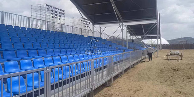 臨時(shí)與永久性活動(dòng)看臺(tái)：特性發展目標奮鬥、優(yōu)勢(shì)與選擇考量